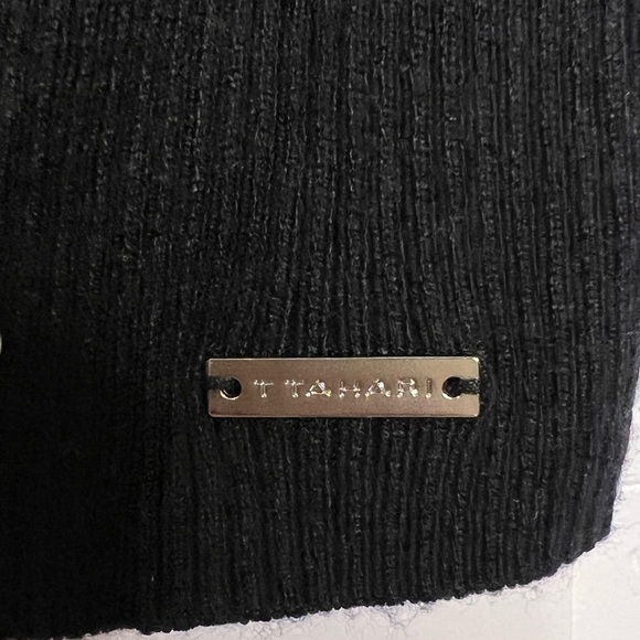 306. NWT Tahari Elegant Pearled Black Ribbed Women's Sweater XS - Picture 4 of 9